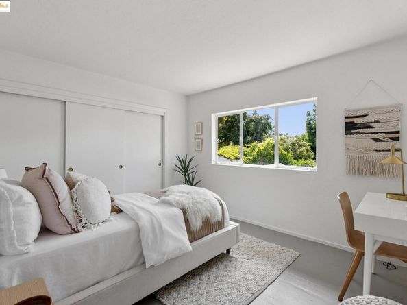 5808 Chabot Rd, Oakland CA 94618