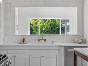 5808 Chabot Rd, Oakland CA 94618