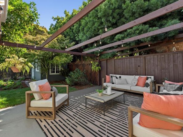 5808 Chabot Rd, Oakland CA 94618