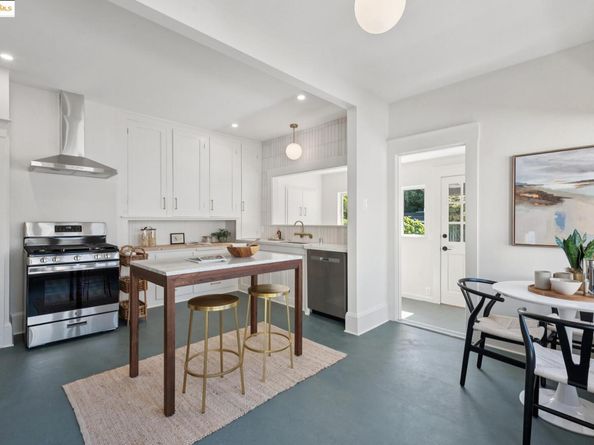 5808 Chabot Rd, Oakland CA 94618