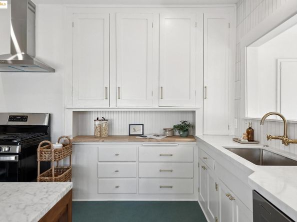 5808 Chabot Rd, Oakland CA 94618