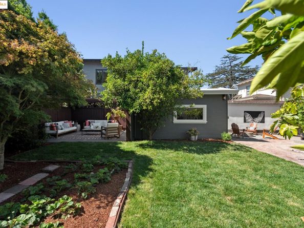 5808 Chabot Rd, Oakland CA 94618