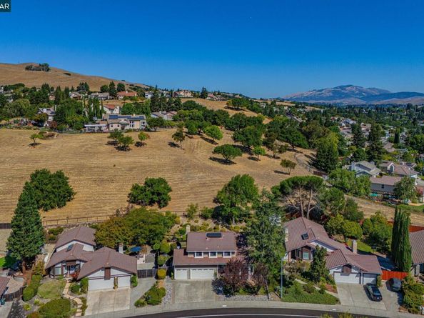 11478 Rolling Hills Dr, Dublin CA 94568