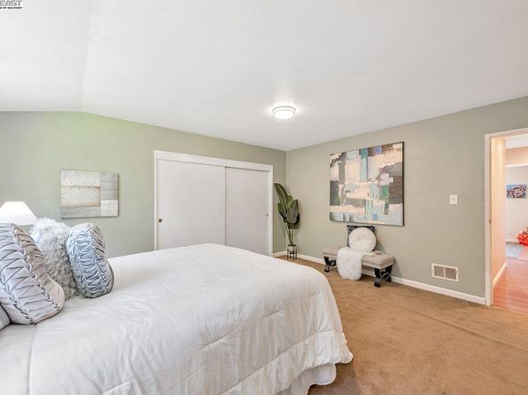 32072 Chicoine Ave, Hayward CA 94544