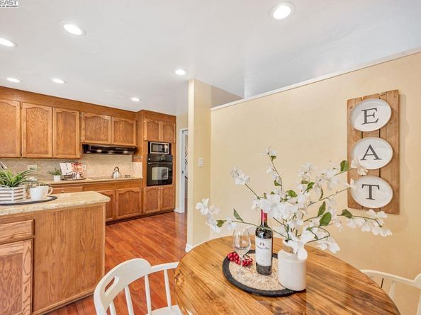 32072 Chicoine Ave, Hayward CA 94544