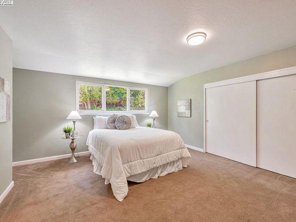 32072 Chicoine Ave, Hayward CA 94544