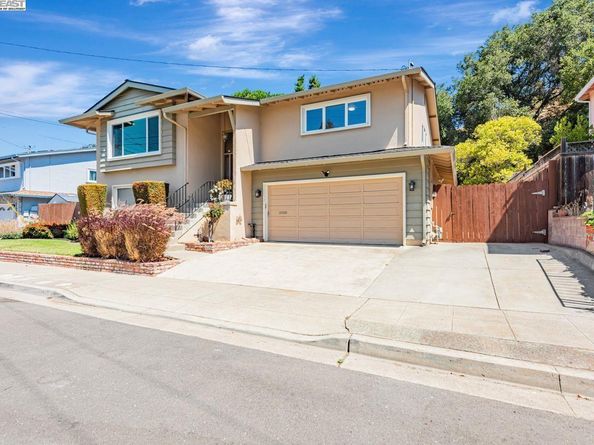 32072 Chicoine Ave, Hayward CA 94544