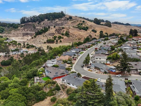 1834 Skyview Dr, San Leandro CA 94577