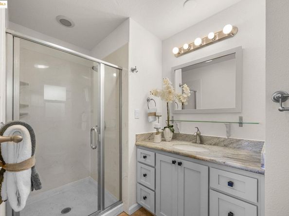 1834 Skyview Dr, San Leandro CA 94577