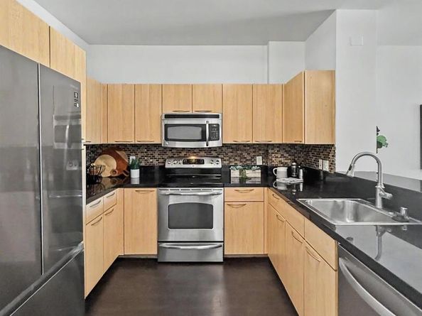 1 Lakeside Dr 411, Oakland CA 94612