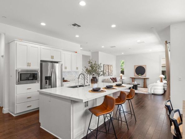 4022 Chalk Hill Way, Dublin CA 94568