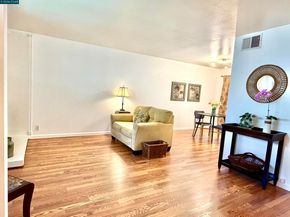 111 Ascot Ct C, Moraga CA 94556