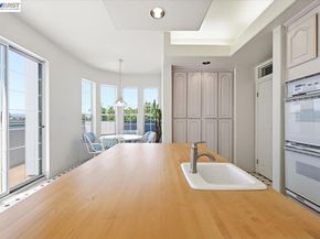 720 Promontory Point Ln 2205, Foster City CA 94404