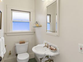 2520 Russell St, Berkeley CA 94705