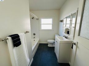 1301 60Th Ave, Oakland CA 94621