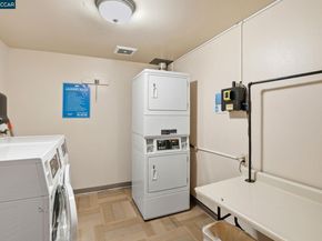551 Jean St 104, Oakland CA 94610