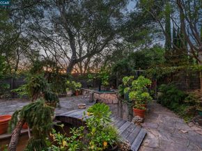 5 Oak Flat Rd., Orinda CA 94563