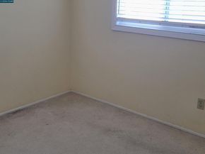 2 Tarn Ct, Hercules CA 94547