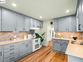 320 Beach Rd, Alameda CA 94502