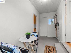 320 Beach Rd, Alameda CA 94502