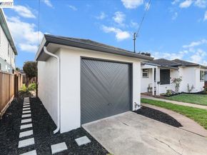 320 Beach Rd, Alameda CA 94502