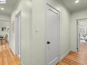 320 Beach Rd, Alameda CA 94502