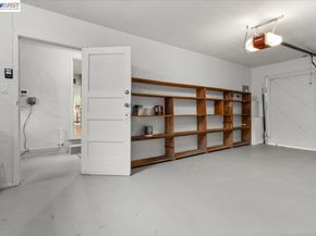 320 Beach Rd, Alameda CA 94502