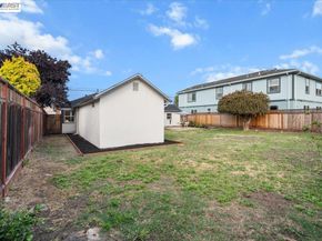 320 Beach Rd, Alameda CA 94502