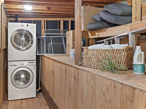 6741 Snake Rd, Oakland CA 94611