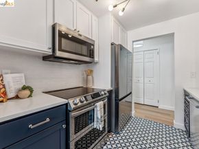 322 Hanover Ave 212, Oakland CA 94606