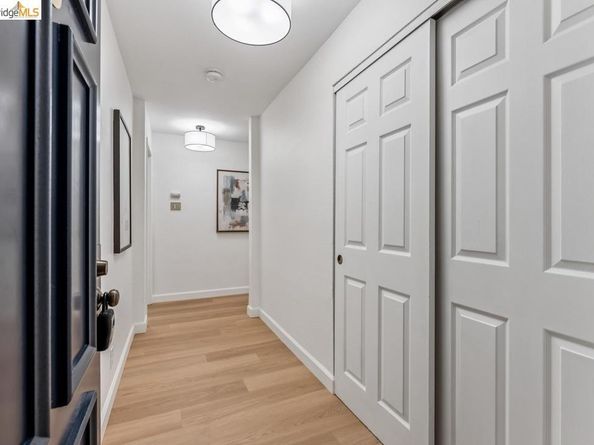 322 Hanover Ave 212, Oakland CA 94606