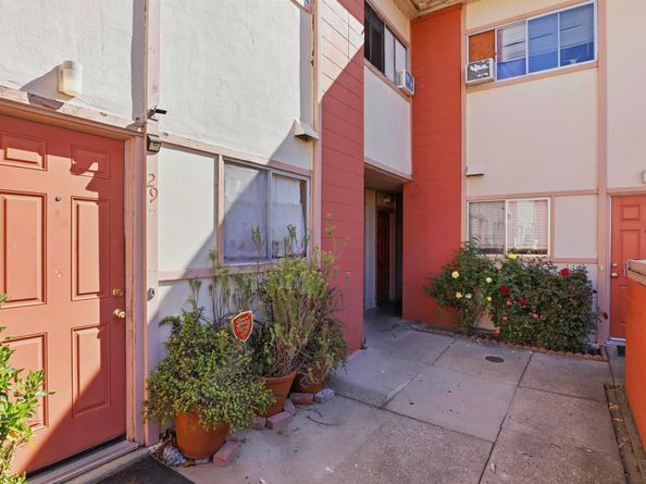 27505 Tampa Ave 29, Hayward CA 94544