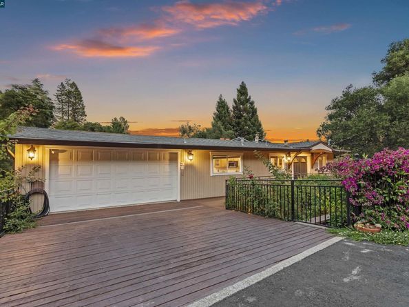 38 Saint Stephens Dr, Orinda CA 94563