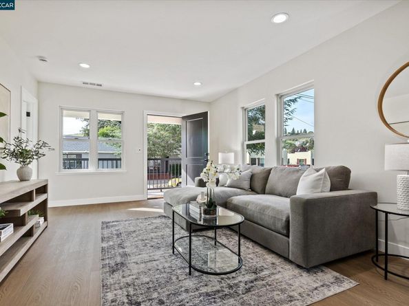 2027 Castro St, Martinez CA 94553