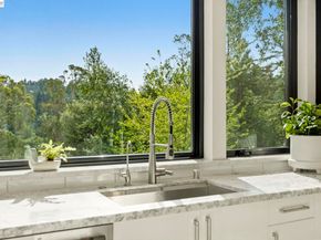 45 Homeglen Ln, Oakland CA 94611