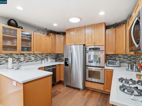 136 Pacific Ave, Pacifica CA 94044