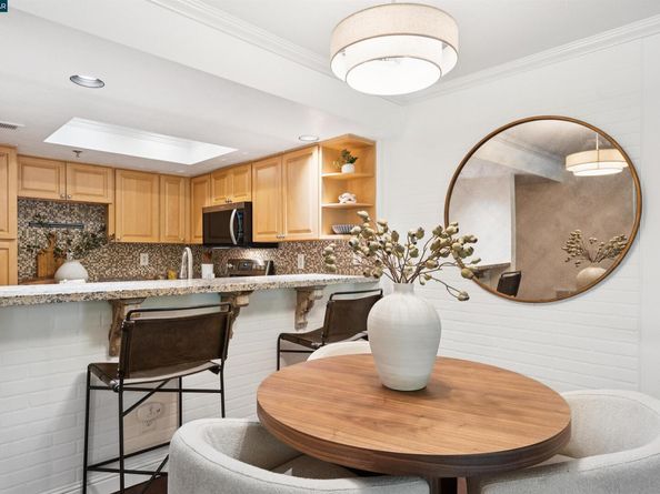 2530 Oak Rd 201, Walnut Creek CA 94597