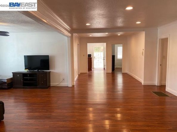 690 Dowling Blvd, San Leandro CA 94577
