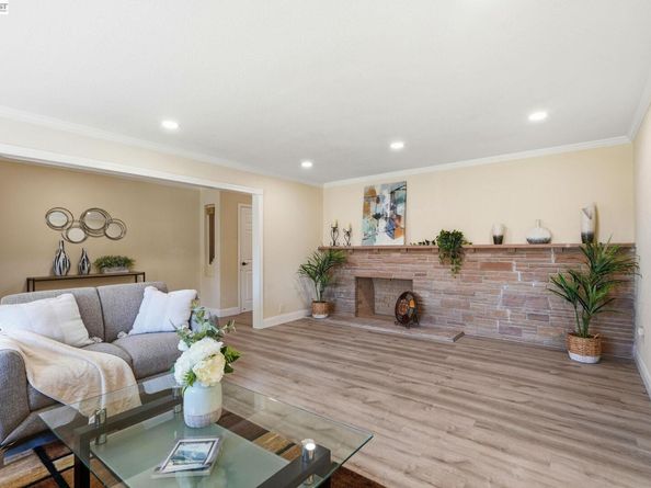 1204 Vistagrand Dr, San Leandro CA 94577