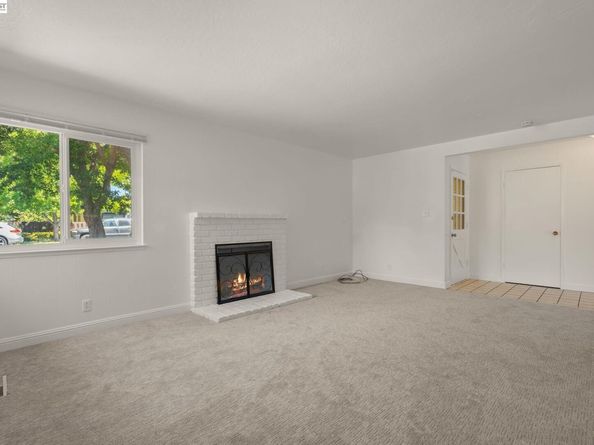 921 Rock Ave, Fremont CA 94536