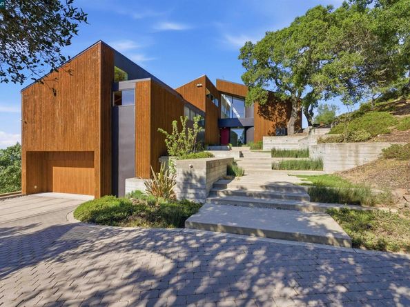 240 Tappan Ln, Orinda CA 94563