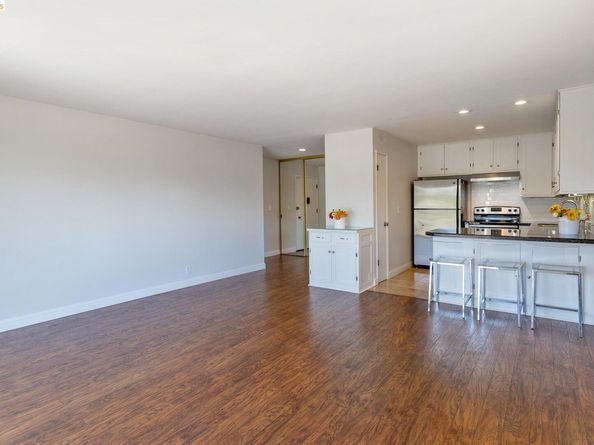5025 Woodminster Ln 304, Oakland CA 94602