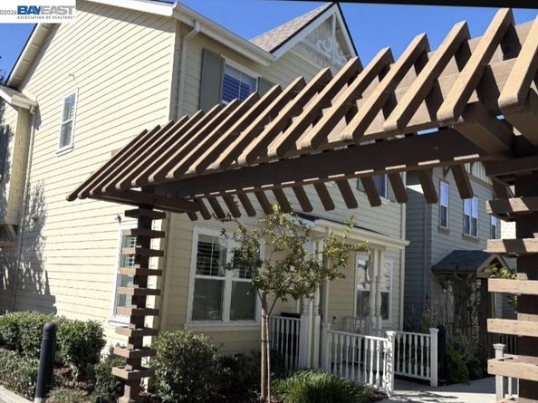 22647 Myrtle Cir, Hayward CA 94541
