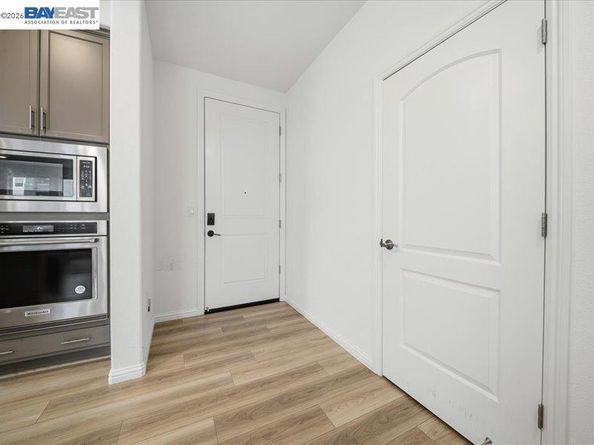 2802 Tradewind Ct, Alameda CA 94501