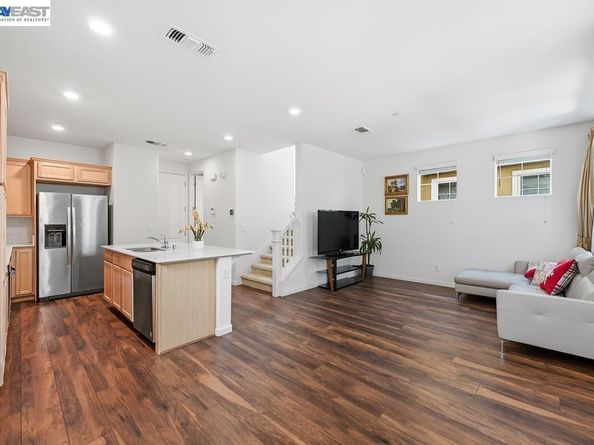 1505 Sylvia St, Hayward CA 94545