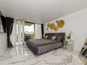 1830 Embassy Drive 503, West Palm Beach FL 33401
