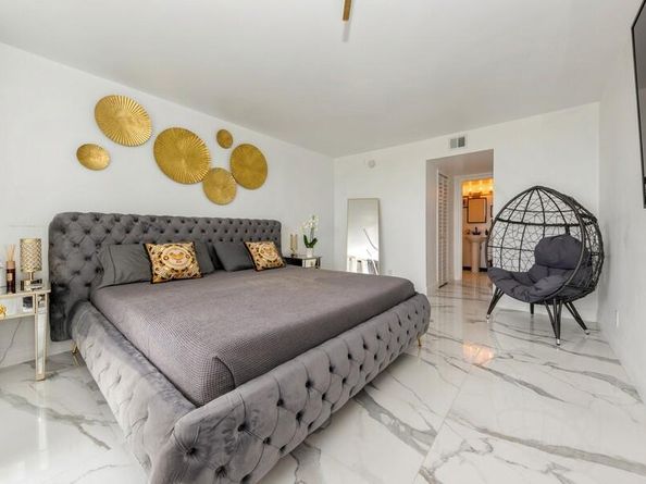 1830 Embassy Drive 503, West Palm Beach FL 33401