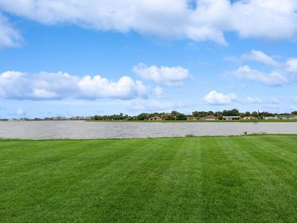 1830 Embassy Drive 503, West Palm Beach FL 33401