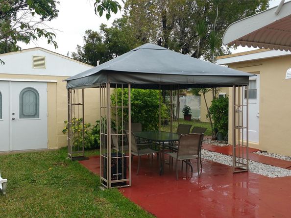 219 NE 4th St, Hallandale Beach FL 33009