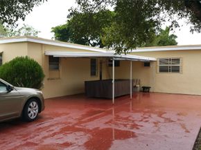 219 NE 4th St, Hallandale Beach FL 33009